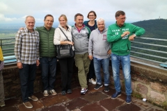 Da sinistra Albin, Luca, Linda, Davide, Paola, Luigi e Alberto
